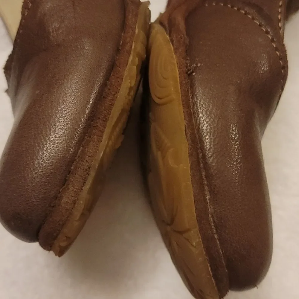 El naturalista Mary Jane style shoes size 8